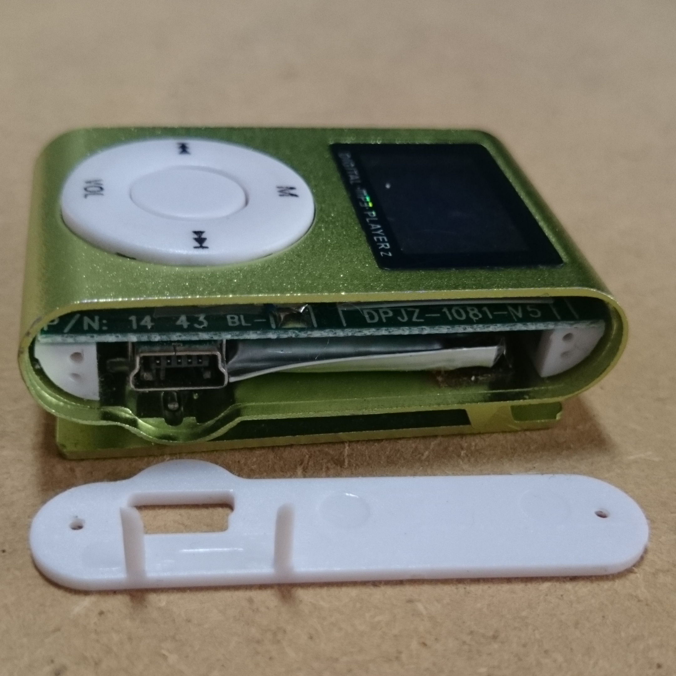 MP3プレーヤー（DIGITAL MP3 PLAYER Z）の分解 - てのひら